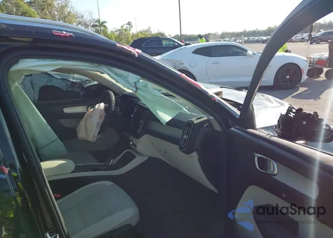 2020 Volvo Xc40 T4 Momentum from USA, damaged, VIN YV4AC2HKXL2245391